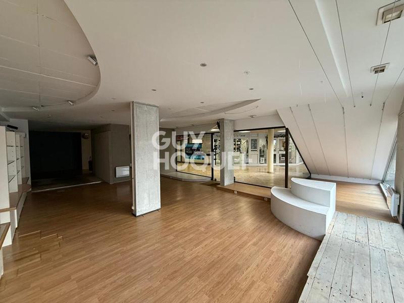 Local commercial - 104 m² - 1 pièce