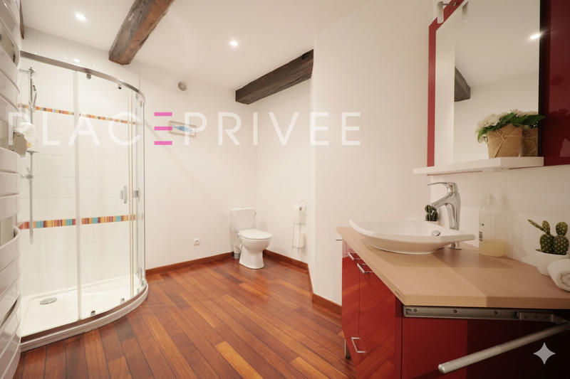 Maison - 200 m² - 6 pièces