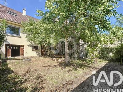 Maison - 180 m² - 8 pièces