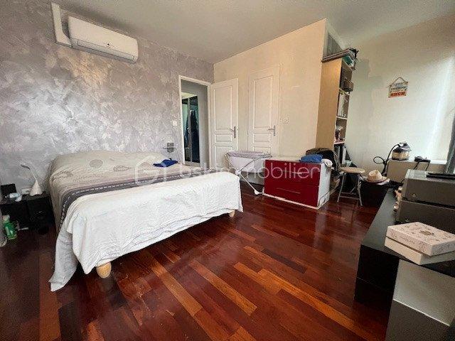 Pavillon - 122 m² - 7 pièces