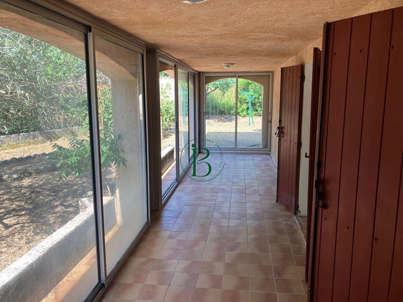 Villa - 242 m² - 6 pièces