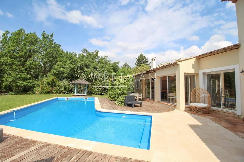 Villa - 198 m² - 7 pièces