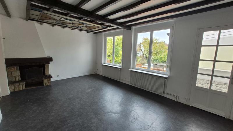 Maison - 210 m² - 8 pièces