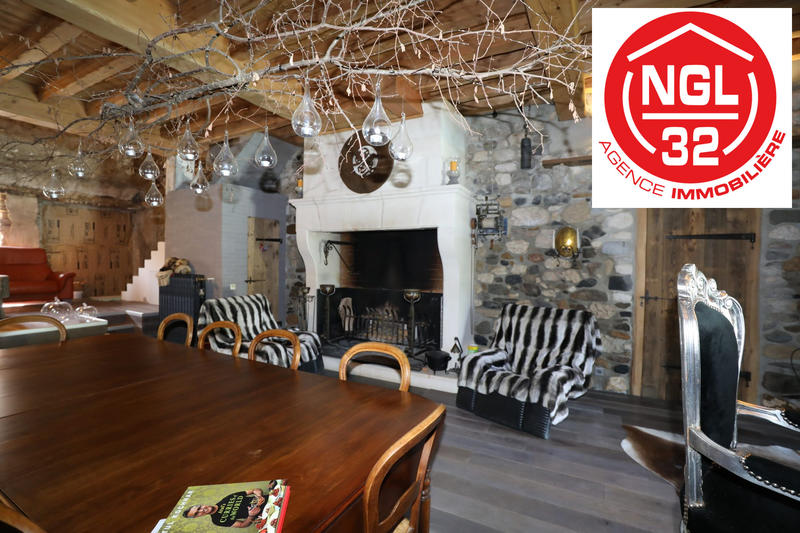 Maison - 250 m² - 10 pièces