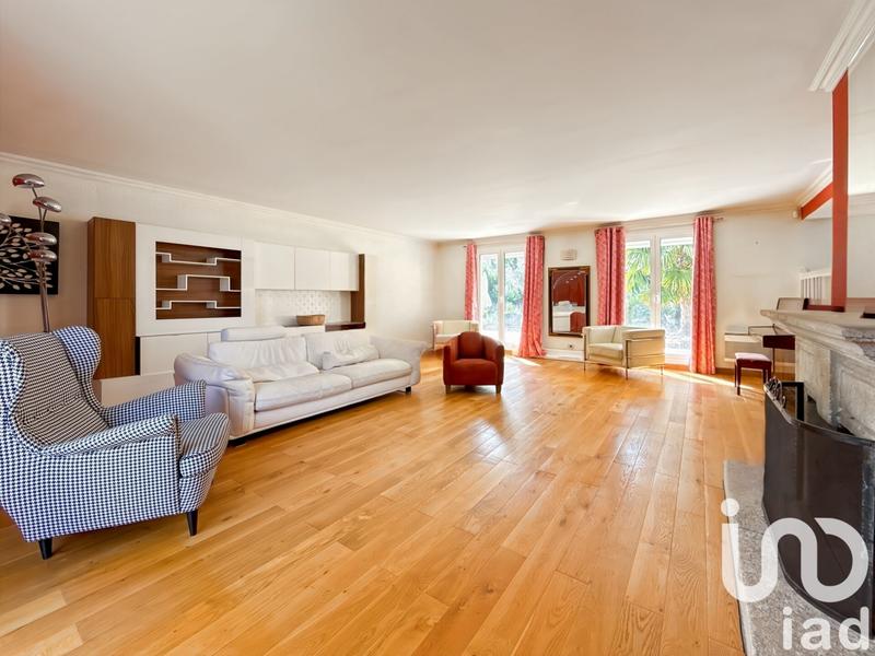 Maison - 209 m² - 8 pièces