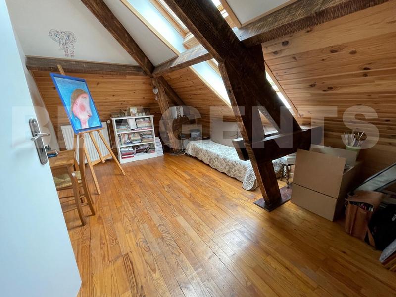 Maison - 240 m² - 12 pièces