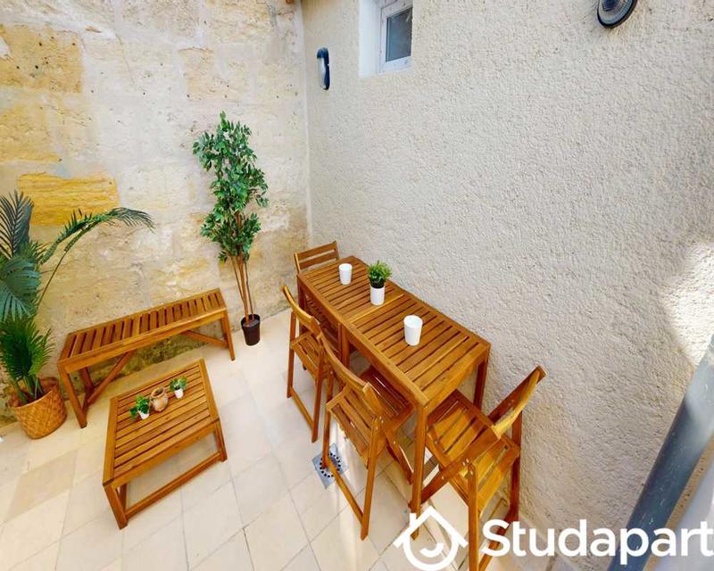 Chambre - 80 m² - 1 pièce