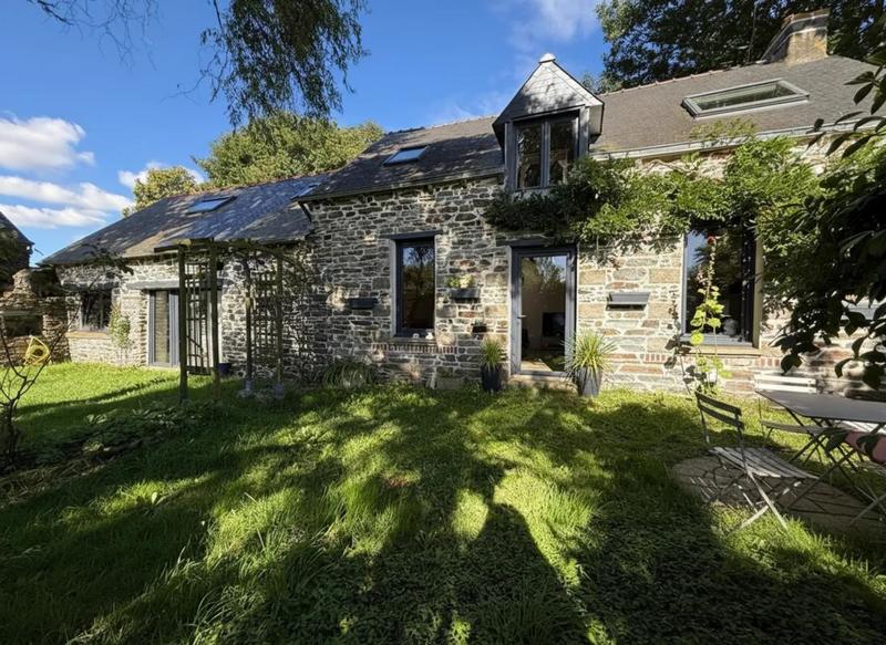 Maison en pierre - 205 m² - 8 pièces