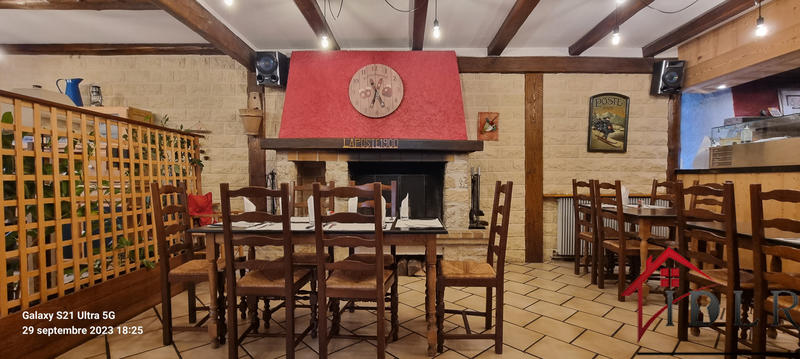 Local commercial - 895 m²