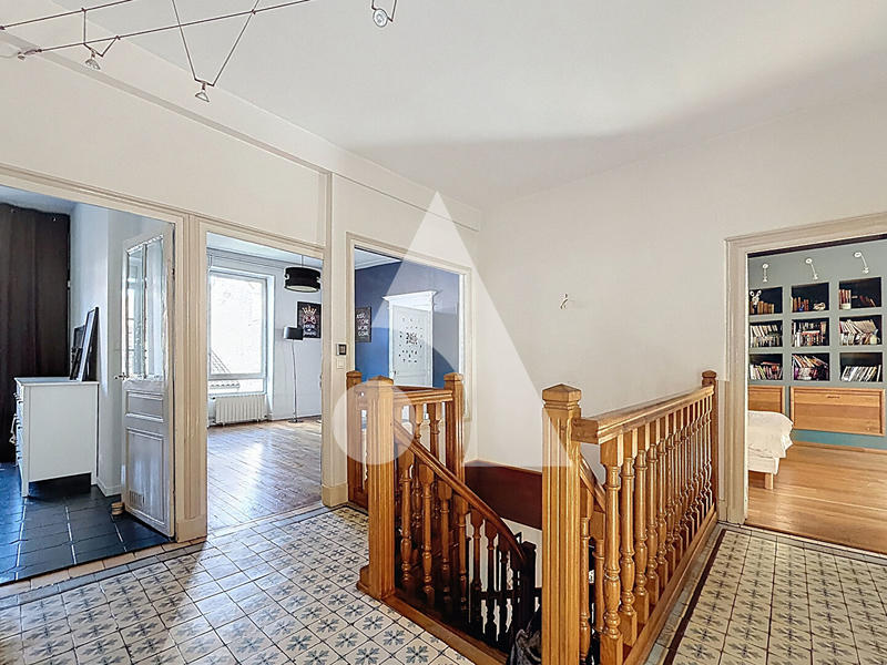 Appartement - 250 m² - 10 pièces