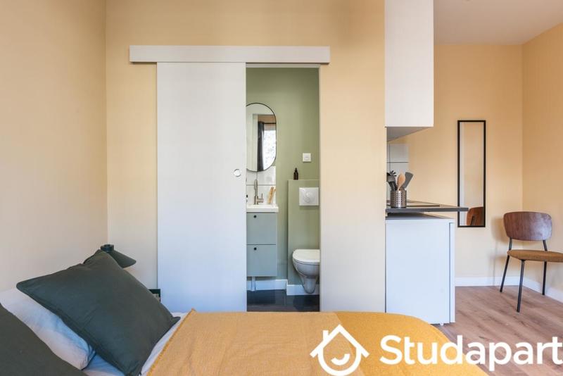 Chambre - 12 m² - 1 pièce