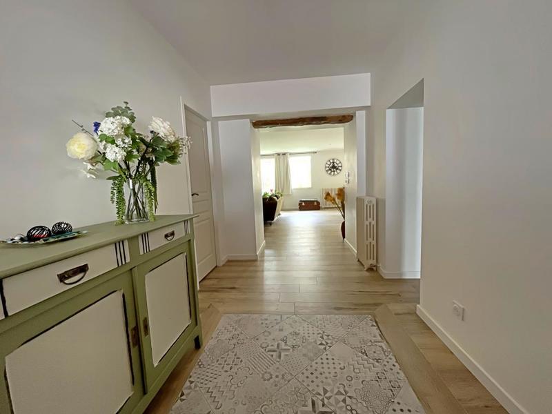 Maison - 220 m² - 6 pièces