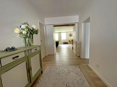 Maison - 220 m² - 6 pièces