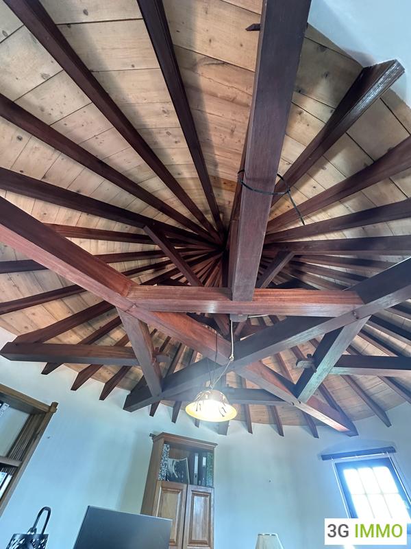 Propriété - 332 m² - 10 pièces