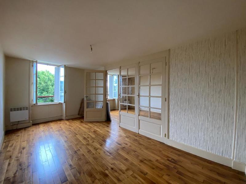 Maison - 300 m² - 15 pièces