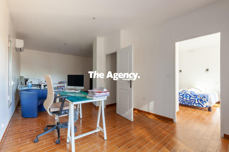 Villa - 204 m² - 5 pièces