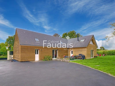 Maison - 142 m² - 8 pièces