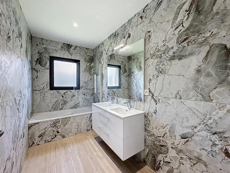 Maison - 115 m² - 4 pièces