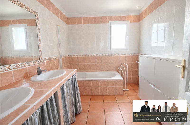 Maison traditionnelle - 107 m² - 4 pièces