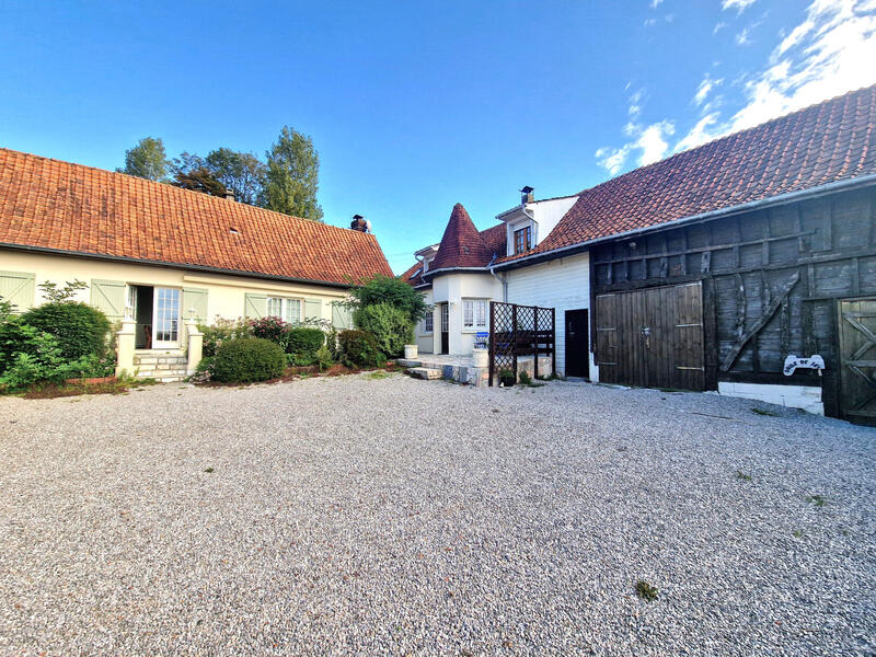 Maison - 196 m² - 8 pièces