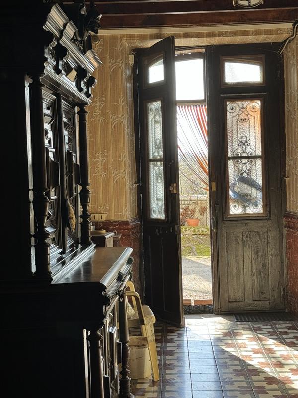 Maison ancienne - 300 m² - 11 pièces