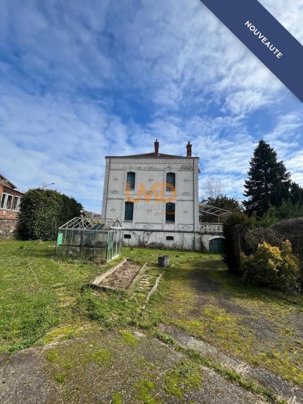 Maison - 274 m² - 9 pièces