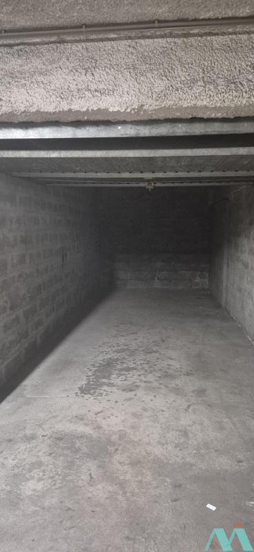 Parking / Garage - 18 m²