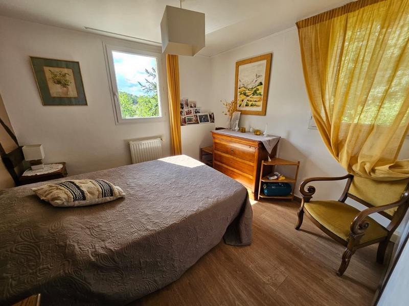 Maison - 220 m² - 9 pièces