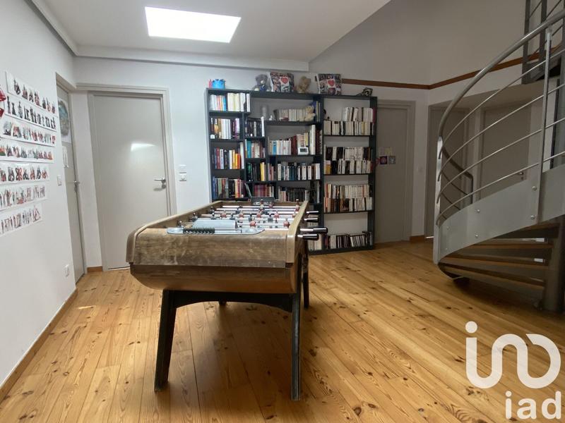 Maison - 210 m² - 7 pièces