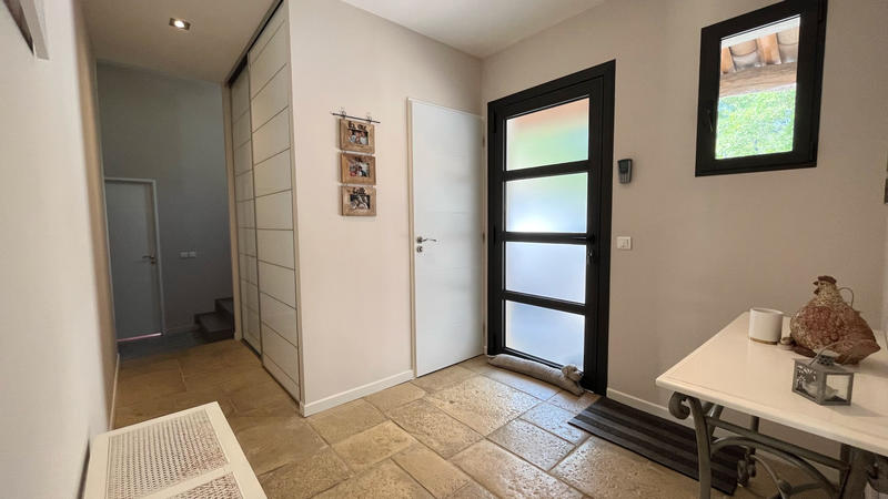Propriété - 246 m² - 8 pièces