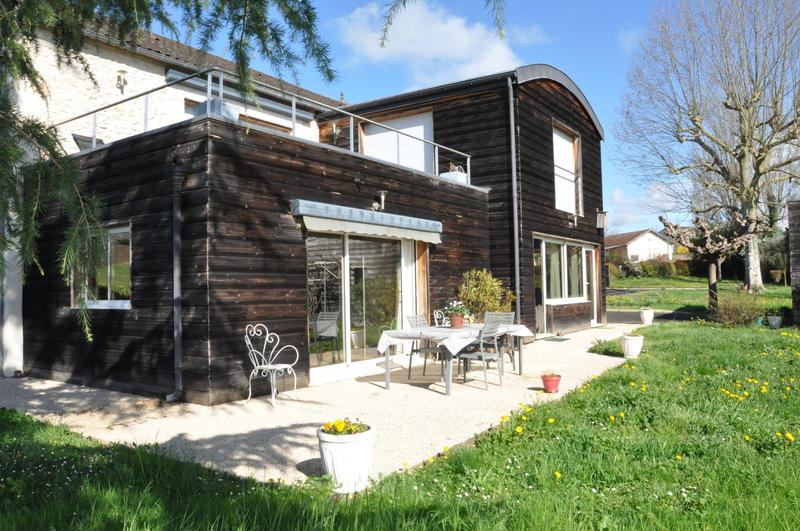 Maison contemporaine - 340 m² - 8 pièces
