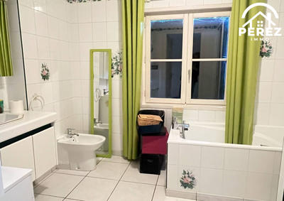 Maison - 205 m² - 8 pièces