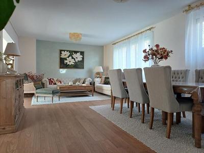 Maison - 195 m² - 7 pièces