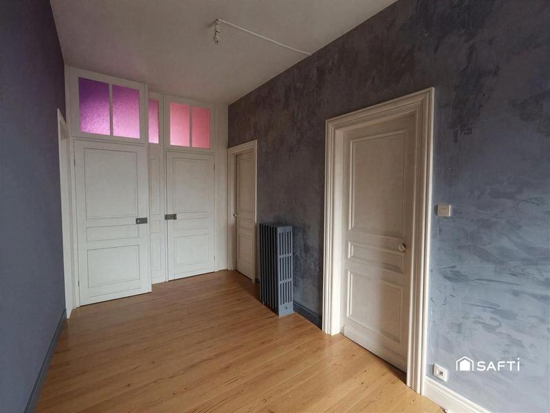 Maison - 214 m² - 8 pièces