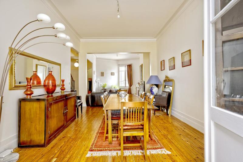 Maison - 255 m² - 10 pièces