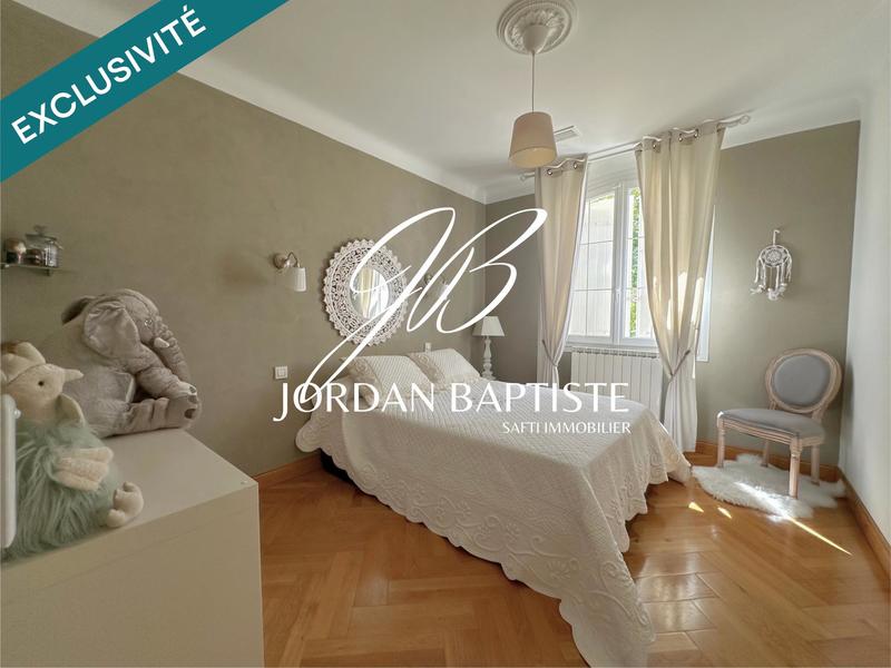 Maison - 250 m² - 12 pièces