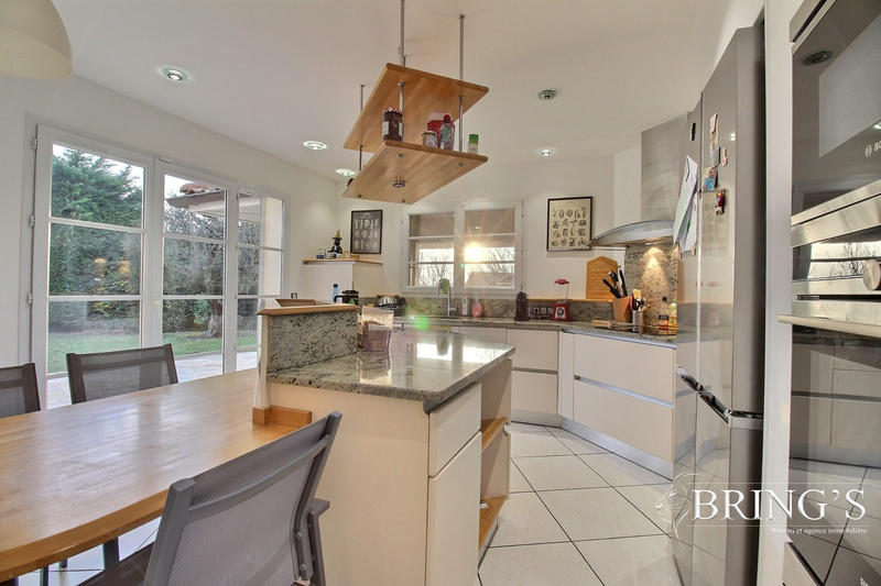 Maison - 364 m² - 12 pièces