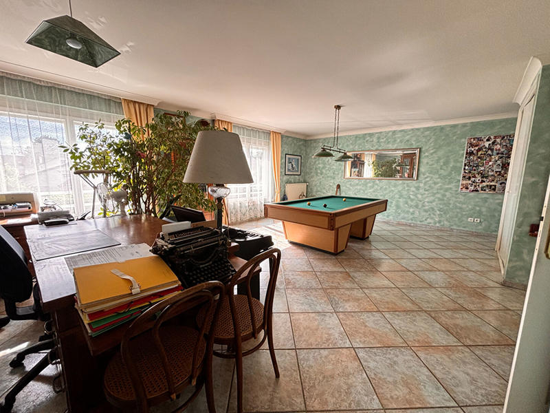 Maison - 202 m² - 7 pièces