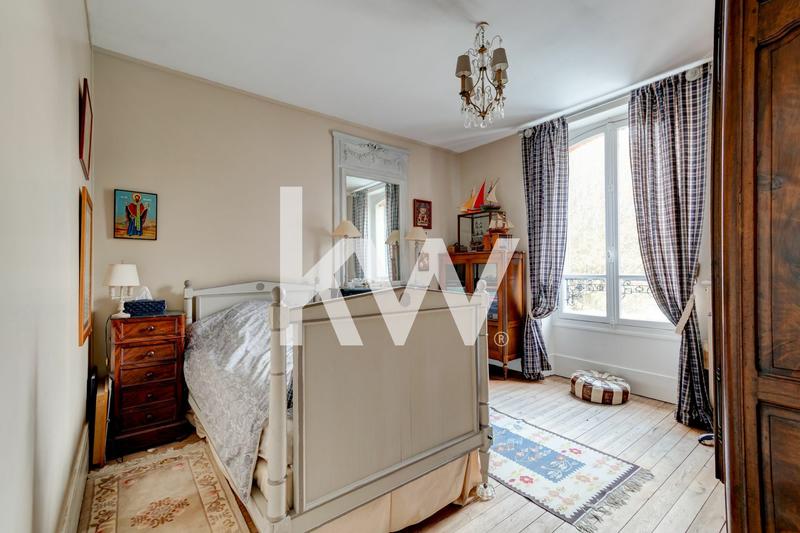 Maison - 290 m² - 11 pièces