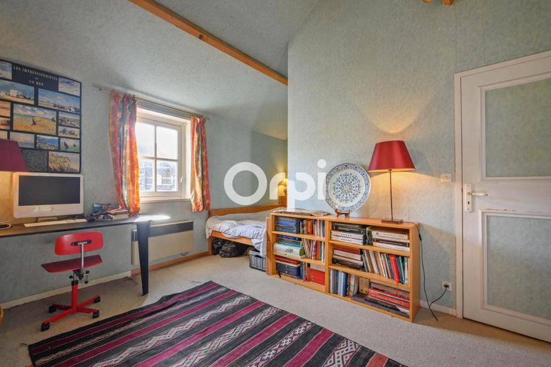 Maison - 232 m² - 9 pièces