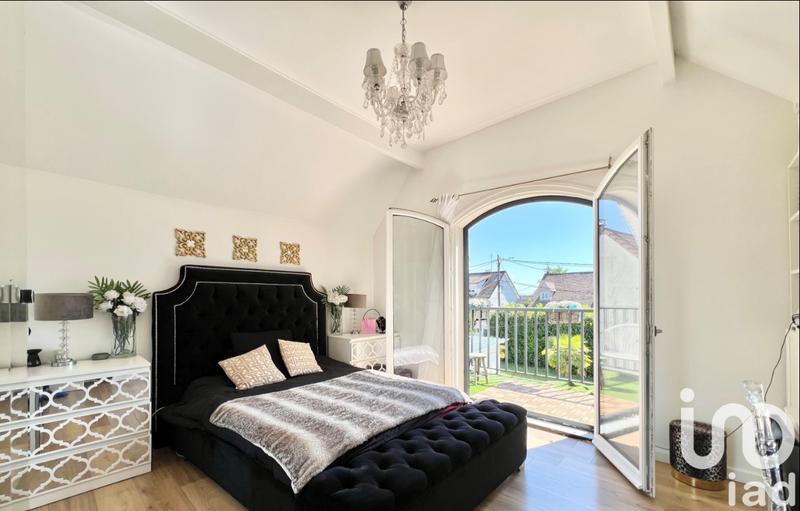 Maison - 176 m² - 8 pièces