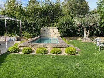 Mas - 300 m² - 8 pièces