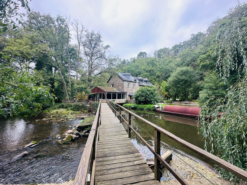 Maison - 310 m² - 8 pièces