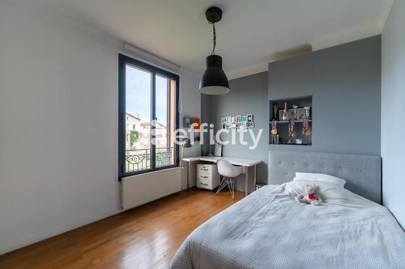 Maison - 175 m² - 7 pièces