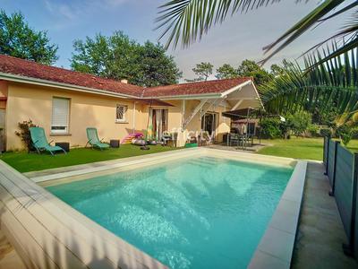 Maison - 332 m² - 24 pièces