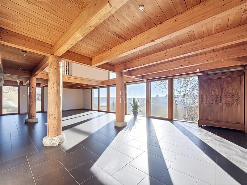 Maison - 300 m² - 6 pièces