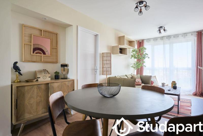 Chambre - 12 m² - 1 pièce