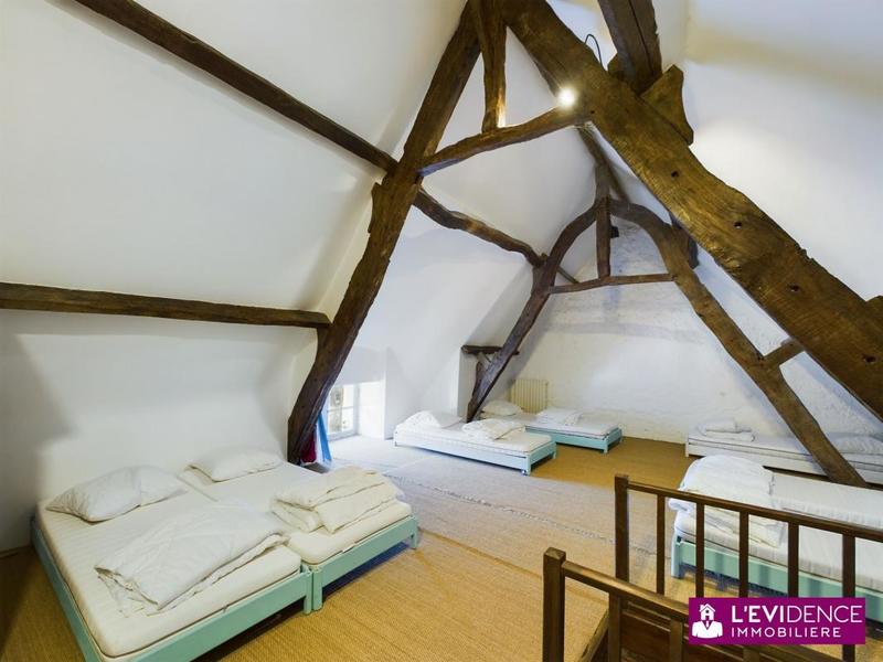 Chambre - 210 m² - 5 pièces