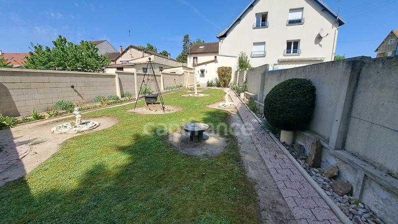 Maison de ville - 80 m² - 5 pièces