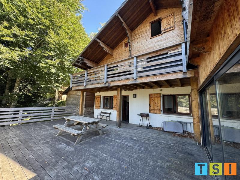 Maison - 187 m² - 11 pièces